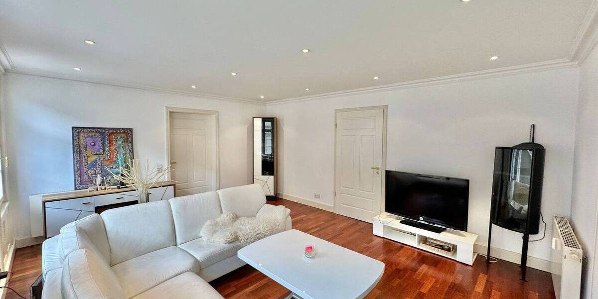 Etagenwohnung Stuttgart Mitte - 5 Zimmer, 130 m&sup2;, 2.700&euro; | Angebot:23987384