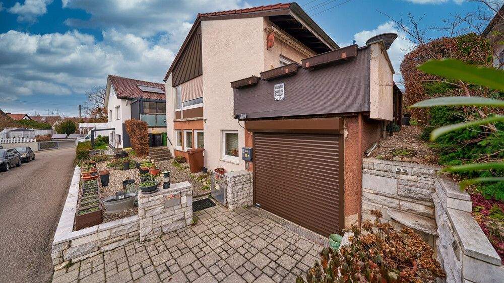 Ansprechendes Einfamilienhaus mit Garten und eigener Garage, in bester Lage von Neckarweihingen! 5 zimmer
