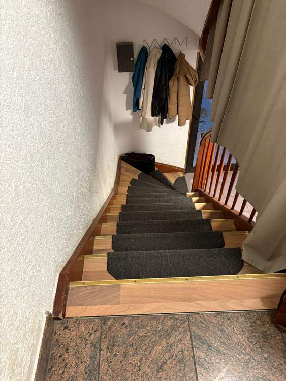 .::älteres Haus mit schönem Garten in guter Lage::. 4 zimmer