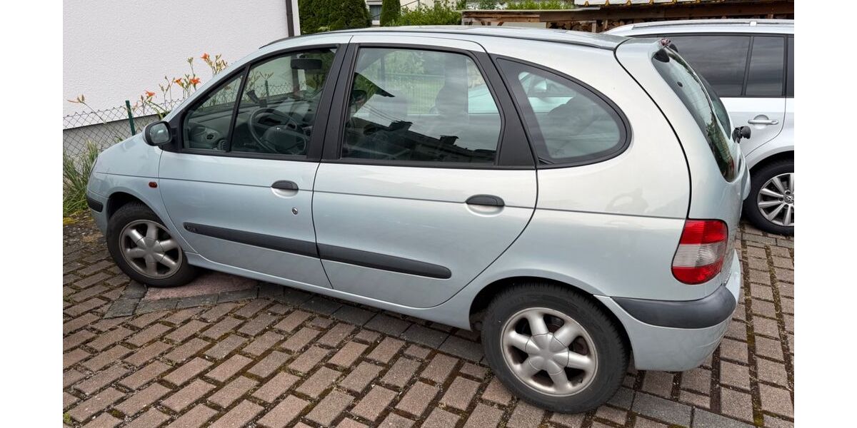 Renault Scenic 144.313 km 2.300 &euro; Kirchheim Teck 73230