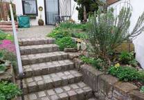 Holzgerlingen gr.1 Zi.App.ca.32m2 möbliert gr EBK DU WC Fliesenboden EG 350,-NK PAUSCHAL 70,-warm Euro 420,-