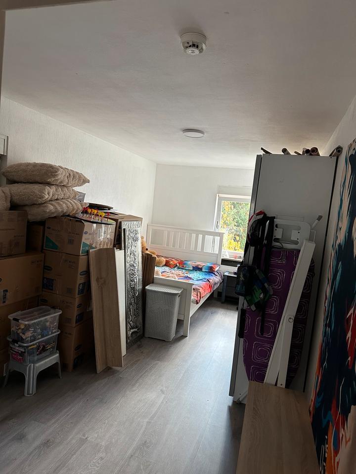 Helle 2-Zimmer-Wohnung mit Balkon und Stellplatz in Ludwigsburg zimmer