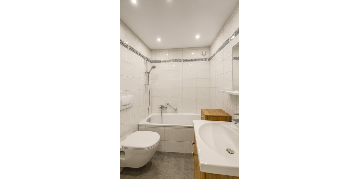 Etagenwohnung Stuttgart Asemwald - 3 Zimmer, 90 m&sup2;, 1.300&euro; | Angebot:24764219