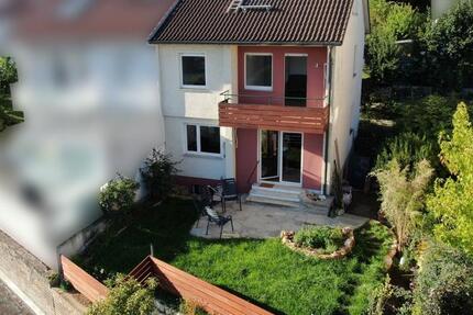 Haus mit Garten zur Miete: MID-CENTURY-Traum in Oberesslingen 6 zimmer