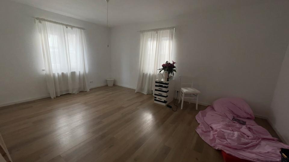 Etagenwohnung Ludwigsburg - 3 Zimmer, 85 m&sup2;, 1.200&euro; | Angebot:25216209