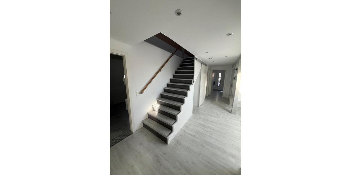 Mehrfamilienhaus, Wohnhaus Ludwigsburg Hoheneck - 20 Zimmer, 300 m&sup2;, 999.999&euro; | Angebot:25823883