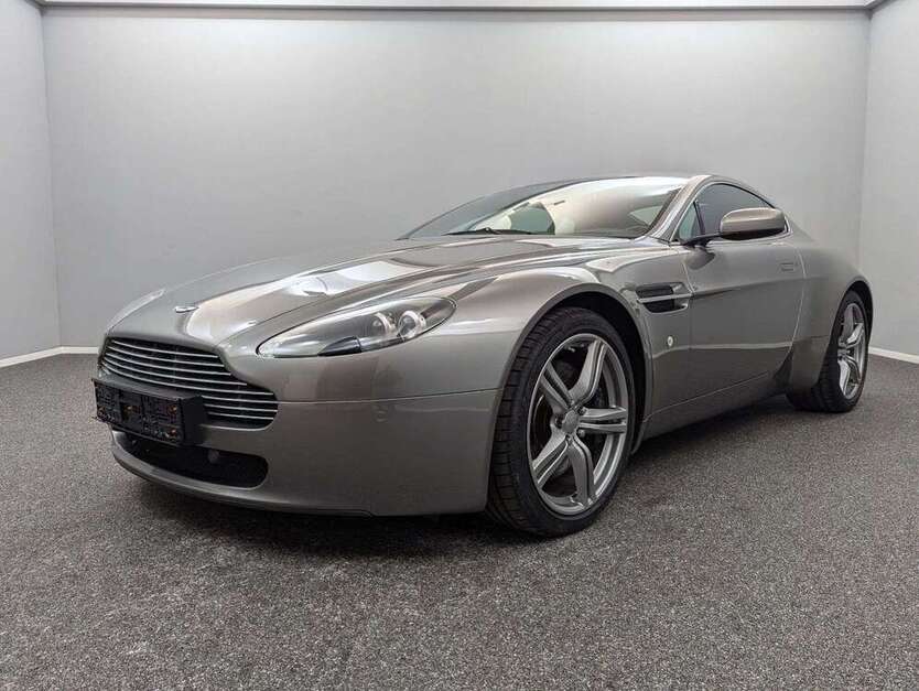 Aston Martin V8 93.000 km 43.999 € Reutlingen 72766
