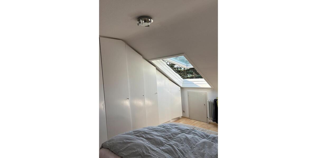 Dachgeschoßwohnung Stuttgart Sillenbuch - 3 Zimmer, 80 m&sup2;, 1.500&euro; | Angebot:25223834