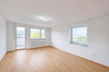 Hochwertig sanierte 3,5-Zimmer-Wohnung mit offener Küche, Balkon & Stellplatz - bezugsfrei ab 01.02. 3 zimmer