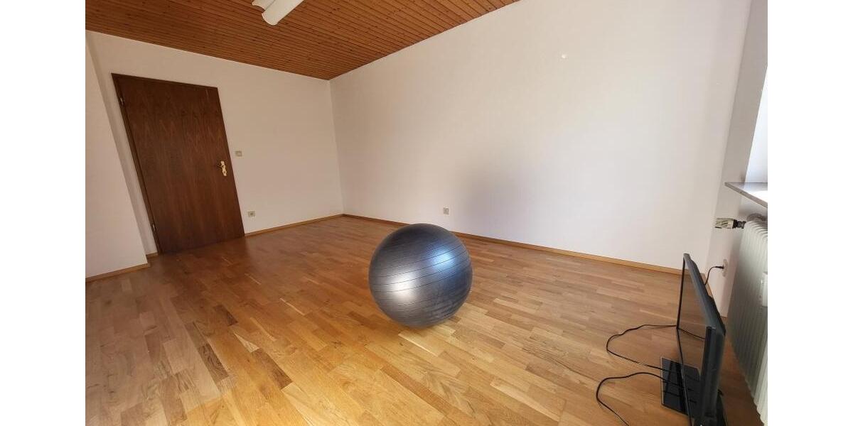 Erdgeschoßwohnung Ludwigsburg - 4 Zimmer, 120 m&sup2;, 1.500&euro; | Angebot:26384402