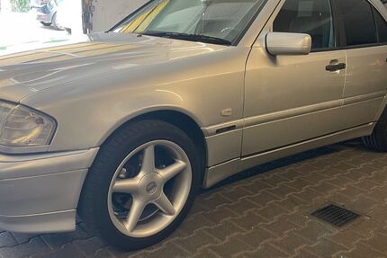 Mercedes-Benz C 180 92.000 km 6.000 € Plüderhausen 73655