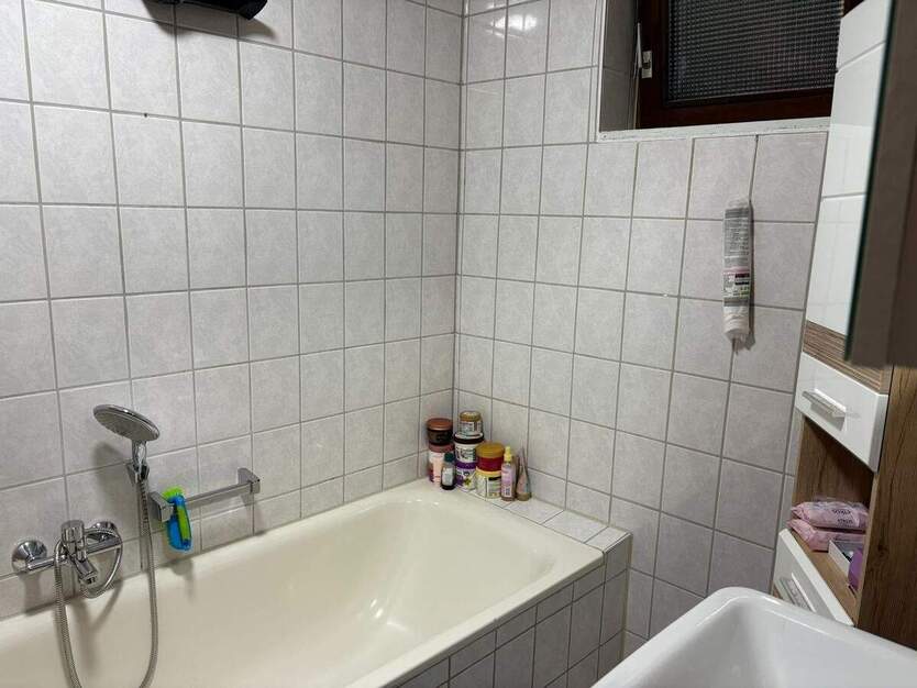 .::älteres Haus mit schönem Garten in guter Lage::. 4 zimmer