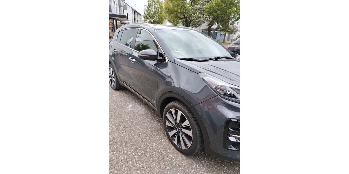 Kia Sportage 85.000 km 22.600 € Stuttgart 70173