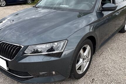 Skoda Superb 112.306 km 11.900 &euro; Stuttgart 70193