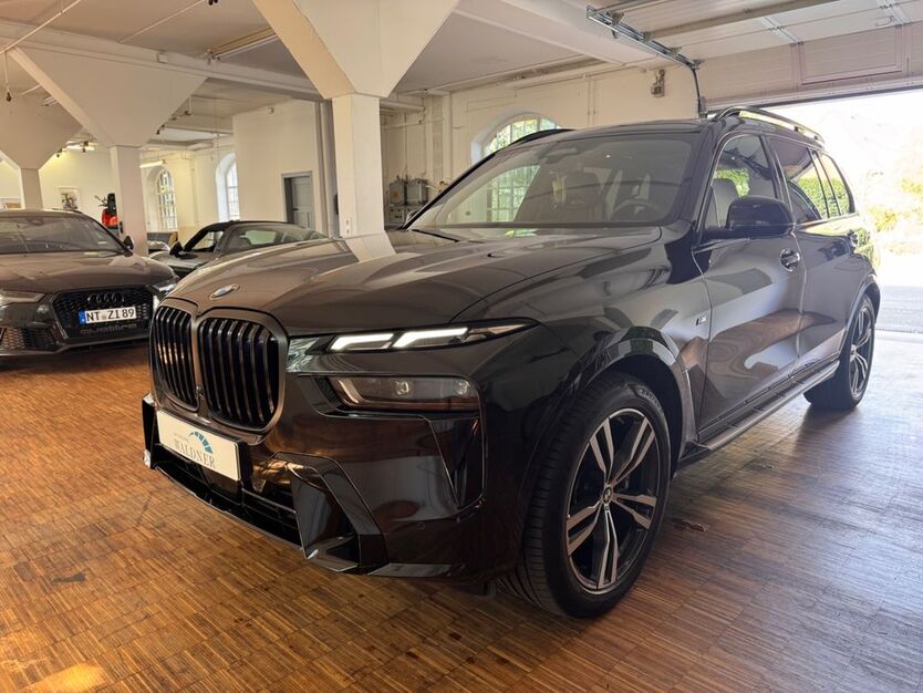 BMW X7 42.000 km 92.990 € Frickenhausen 72636