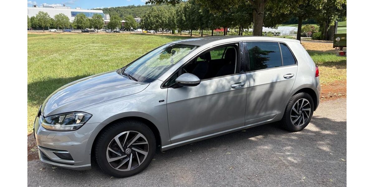 VW Golf 57.200 km 14.920 &euro; Esslingen am Neckar 73730