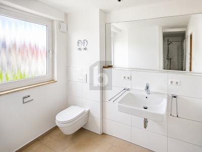 EXKLUSIV: RUHIGE LAGE, HELL, MODERNISIERT MIT AUSBLICK - Etagenwohnung Filderstadt | Angebot:27359399