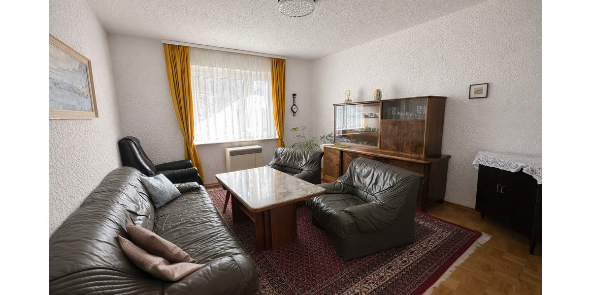 Mehrfamilienhaus, Wohnhaus Stuttgart Degerloch - 8 Zimmer, 181 m&sup2;, 749.000&euro; | Angebot:25836698