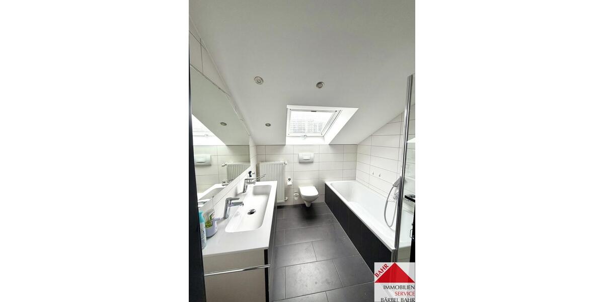 Einfamilienhaus Sindelfingen Sindelfingen (Stadt) - 6 Zimmer, 200 m&sup2;, 3.000&euro; | Angebot:25043609