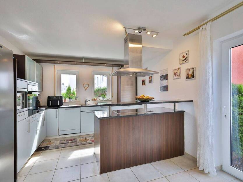 Familientraum mit EinliegerWohnung, Kamin und herrlichem Garten