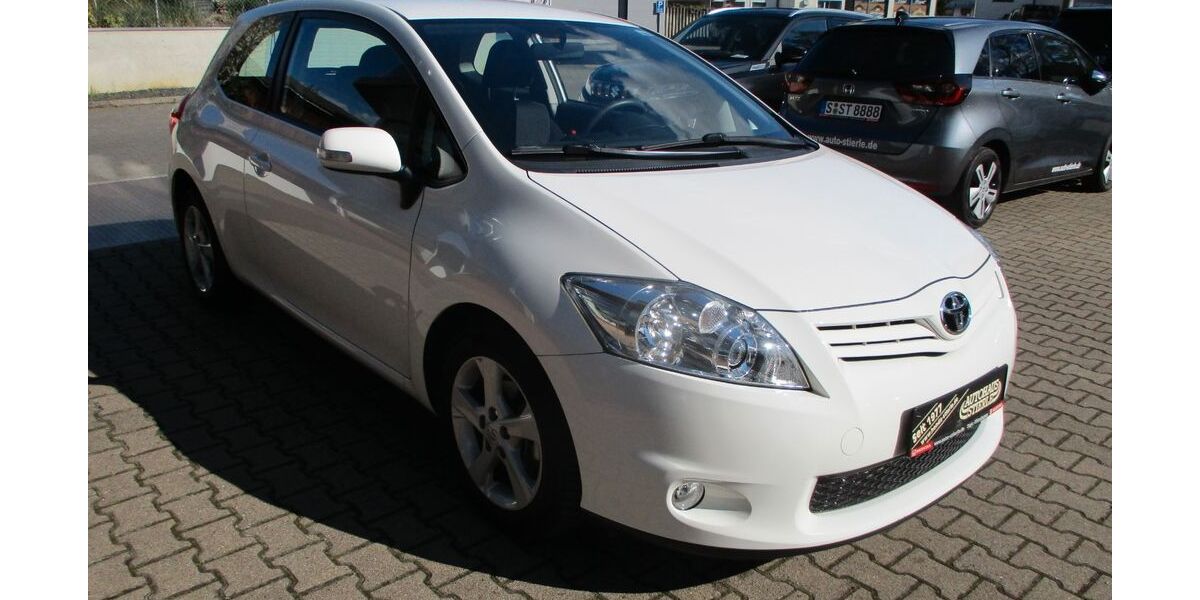 Toyota Auris 86.566 km 5.790 &euro; Stuttgart 70599