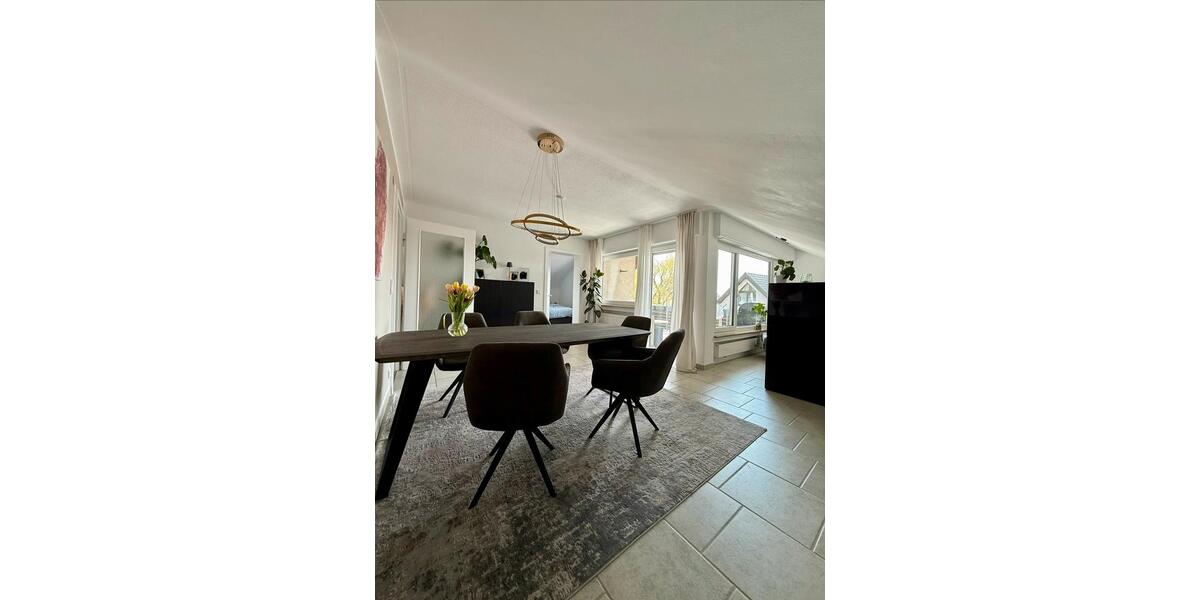 Dachgeschoßwohnung Fellbach Oeffingen - 4 Zimmer, 90 m&sup2;, 1.200&euro; | Angebot:26119987
