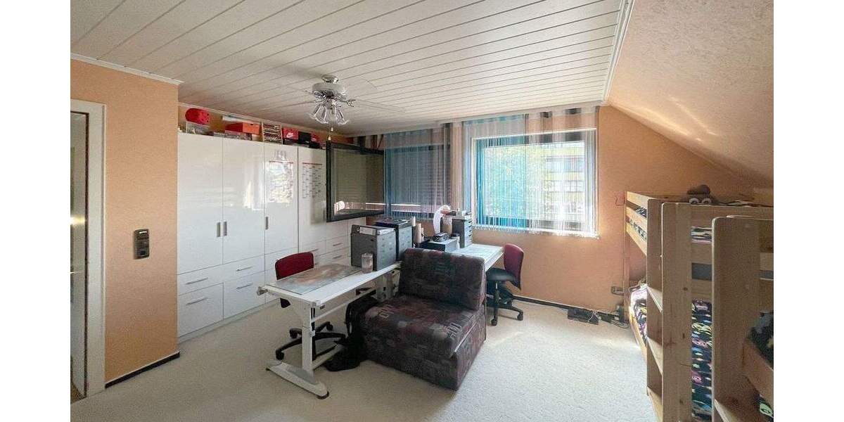 Einfamilienhaus Stuttgart Zuffenhausen - 5 Zimmer, 227 m&sup2;, 999.000&euro; | Angebot:25371190