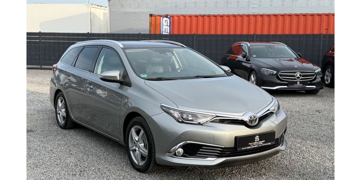 Toyota Auris 112.000 km 10.999 &euro; Sachsenheim 74343