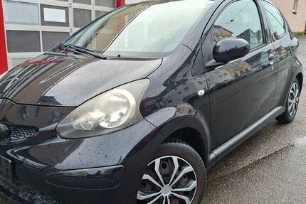 Toyota Aygo (X) 88.000 km 2.900 &euro; Stuttgart 70195