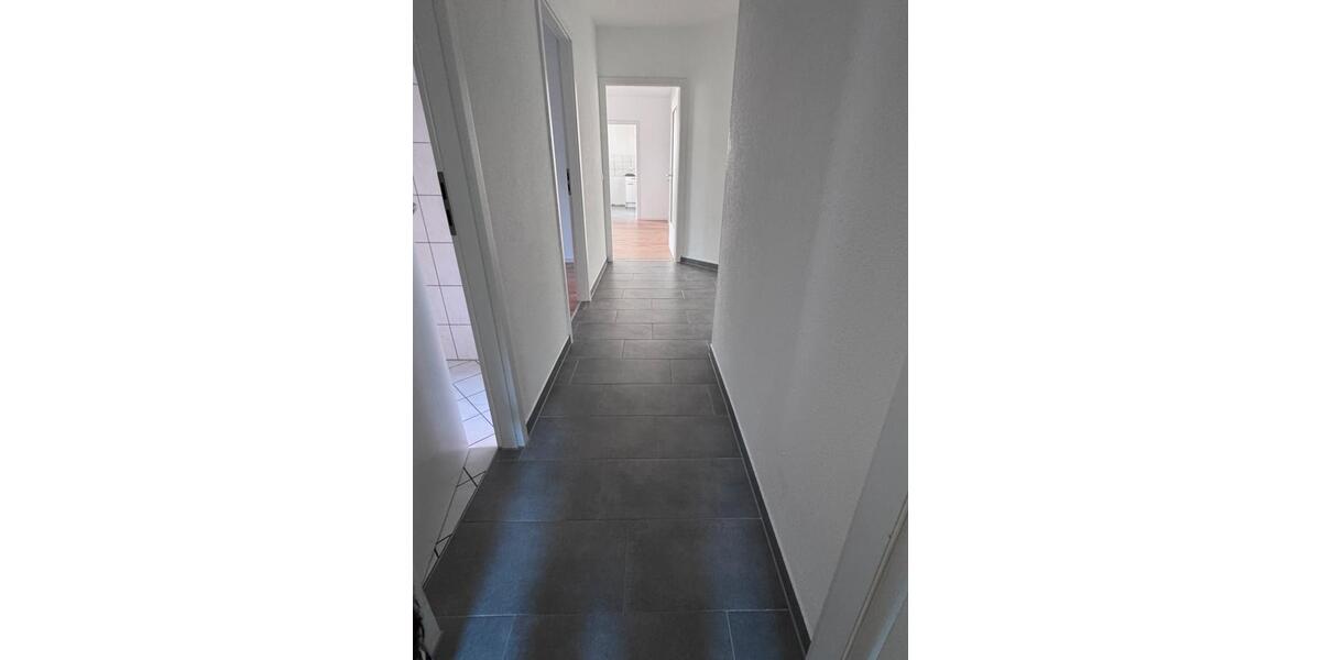 Hochparterre Esslingen am Neckar Brühl - 3 Zimmer, 74 m&sup2;, 1.510&euro; | Angebot:26406588