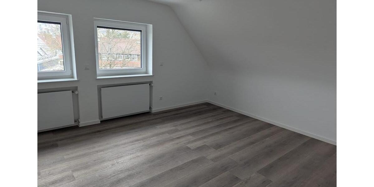 Dachgeschoßwohnung Stuttgart Feuerbach - 3 Zimmer, 76 m&sup2;, 1.500&euro; | Angebot:25022189