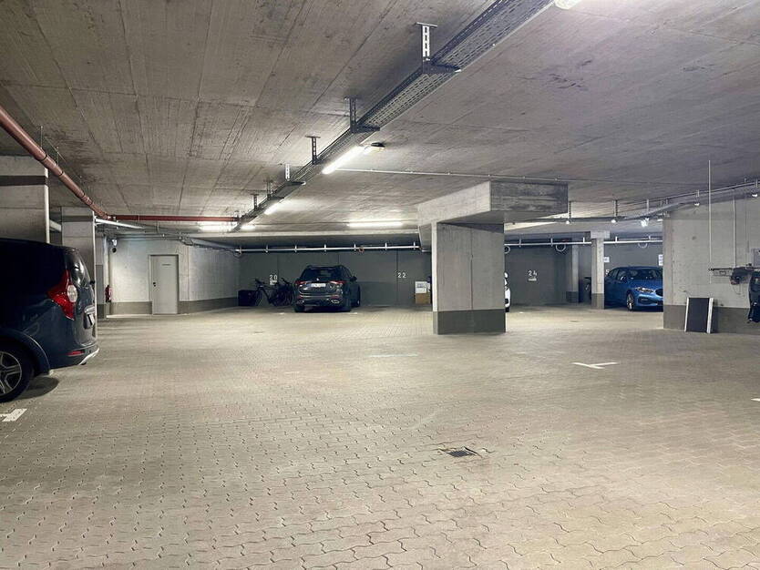 4 Zimmer NeubauWohnung mit Südbalkon, Tiefgarage, Einbauküche und Jacuzzi