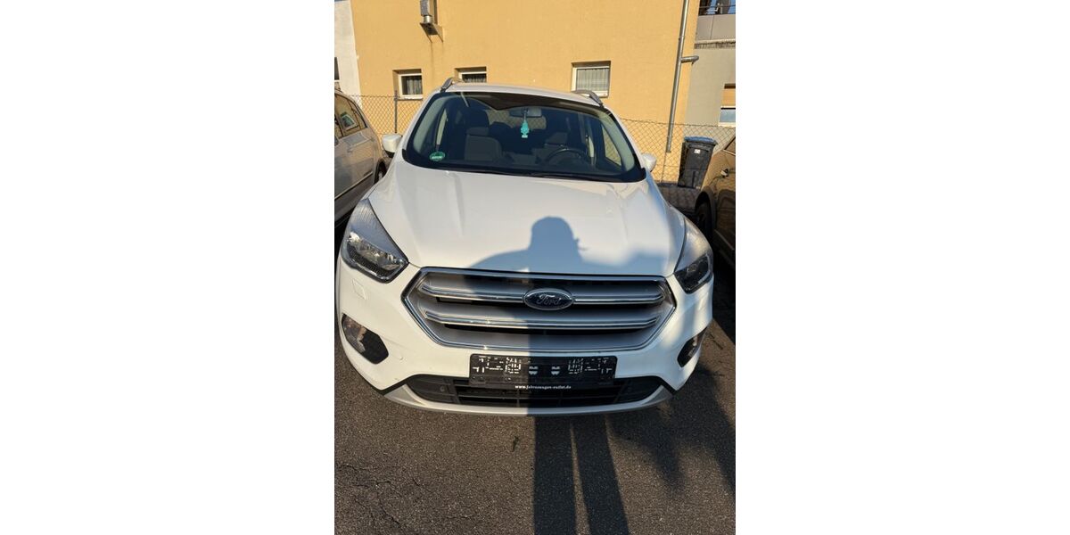 Ford Kuga 122.000 km 8.999 &euro; Waiblingen 71336