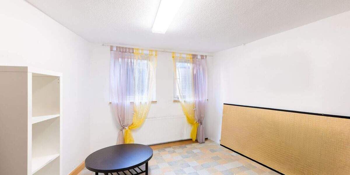 Mehrfamilienhaus, Wohnhaus Marbach am Neckar Marbach - 6 Zimmer, 121 m&sup2;, 225.000&euro; | Angebot:24504515