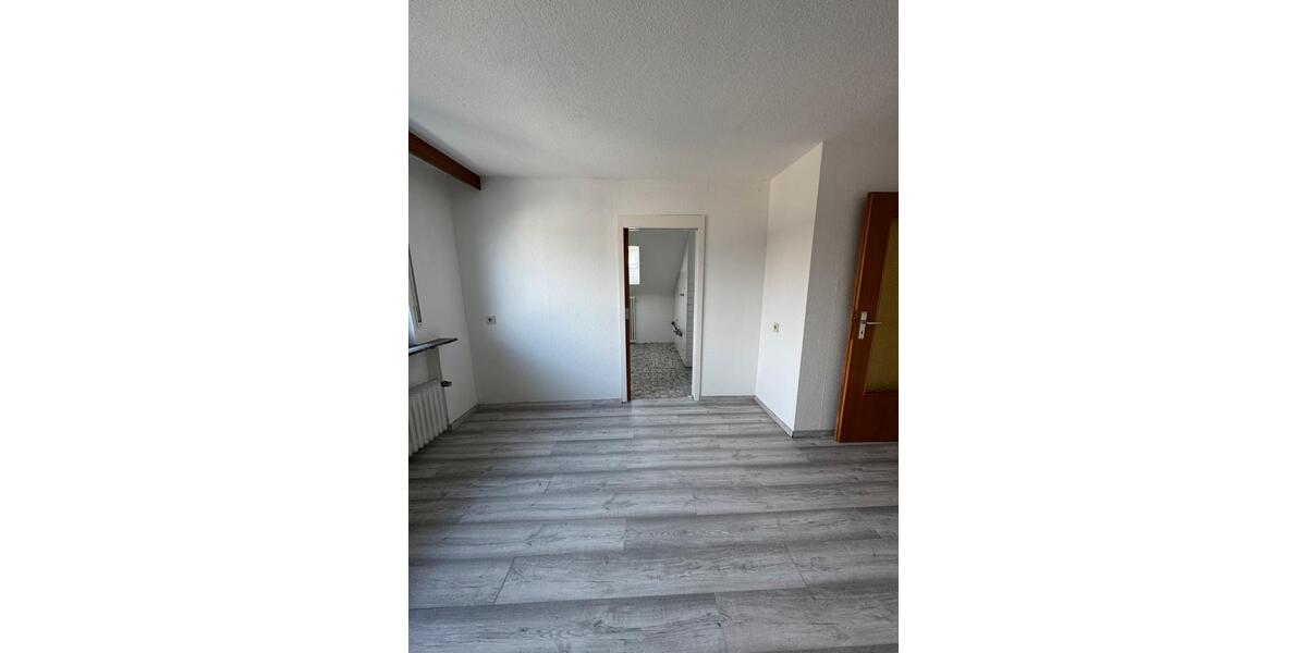 Dachgeschoßwohnung Steinheim an der Murr - 2.5 Zimmer, 72 m&sup2;, 860&euro; | Angebot:24390159