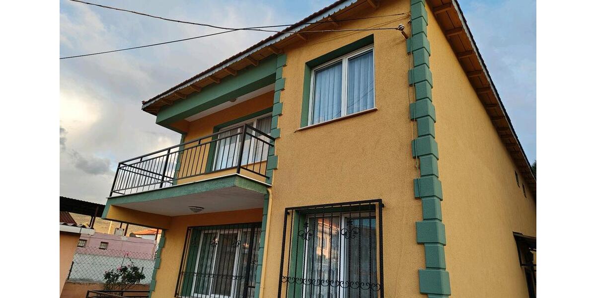 Einfamilienhaus Gärtringen - 4 Zimmer, 240 m&sup2;, 200.000&euro; | Angebot:26125305