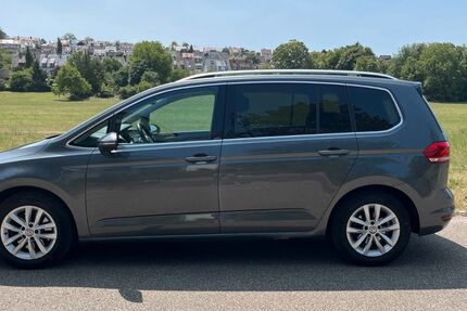 VW Touran 97.891 km 22.490 &euro; Stuttgart 70469