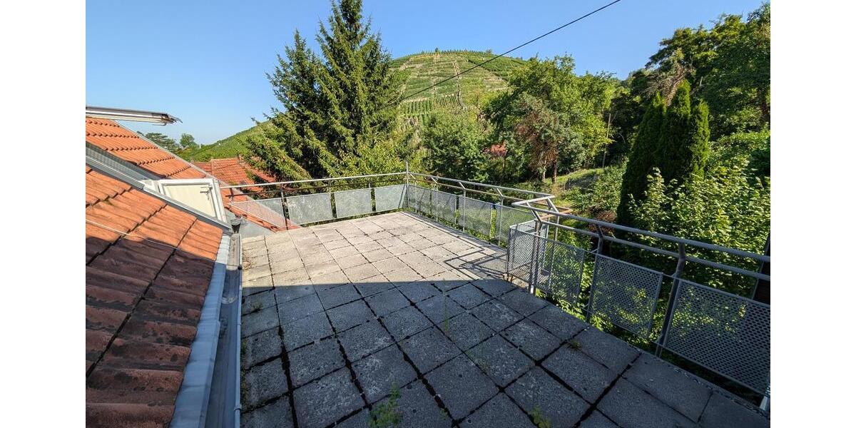 Wohnen über den Weinbergen – Stilvolle 3,5-Zimmer-Maisonette 3.5 zimmer