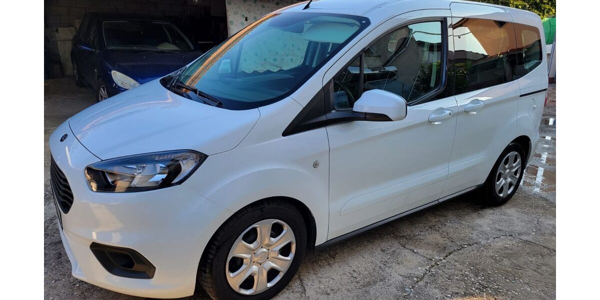 Ford Tourneo Courier 35.000 km 13.600 € Esslingen 73730