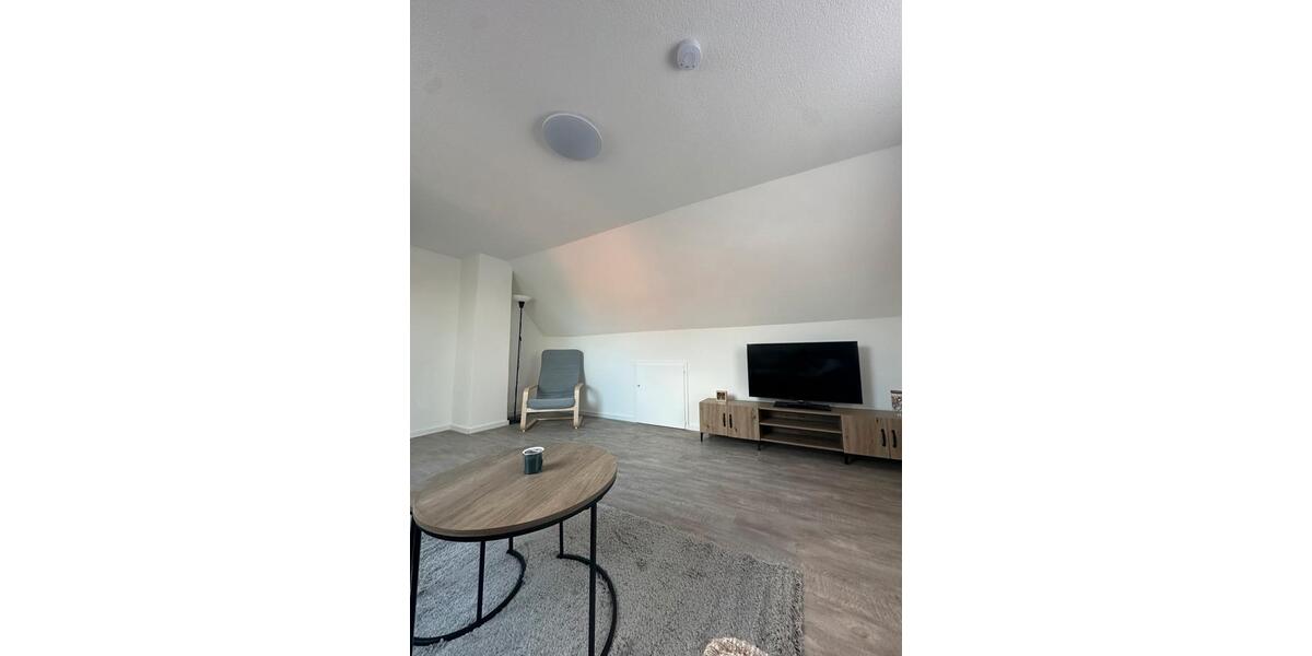 Dachgeschoßwohnung Fellbach Oeffingen - 3.5 Zimmer, 52 m&sup2;, 1.200&euro; | Angebot:26200120