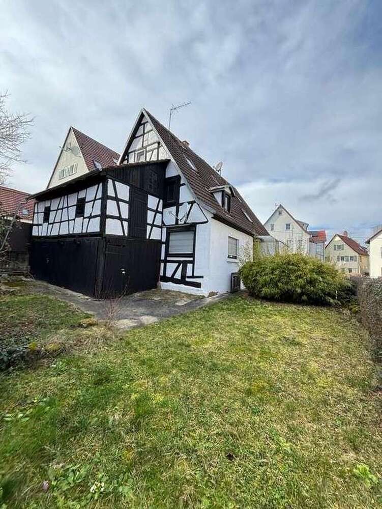 Haus zum Kaufen in Stuttgart 880.000 € 220 m²