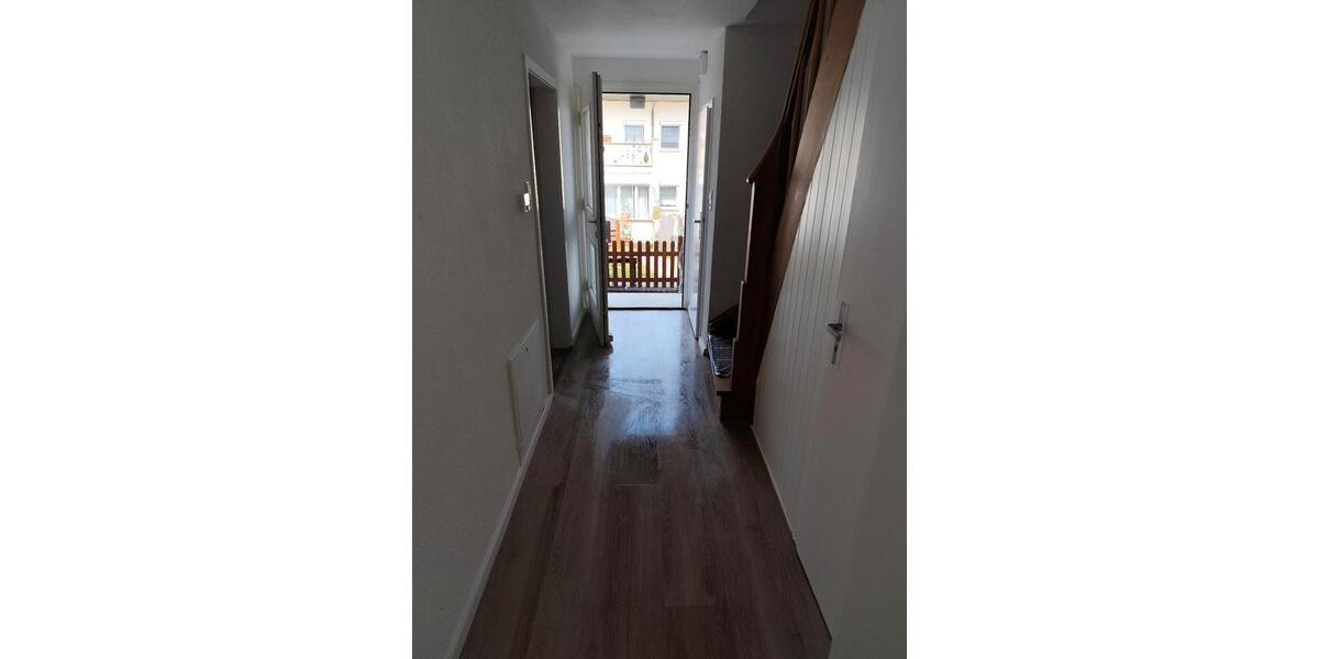 Reihenhaus Esslingen am Neckar Pliensauvorstadt - 4 Zimmer, 106 m&sup2;, 1.450&euro; | Angebot:26611083