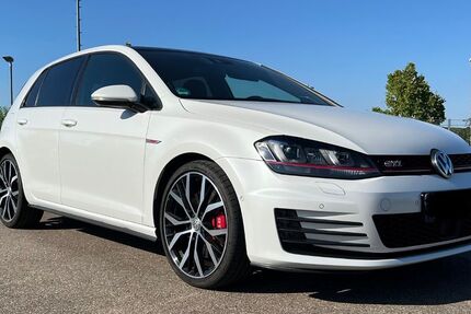 VW Golf 61.200 km 22.999 € Markgröningen 71706