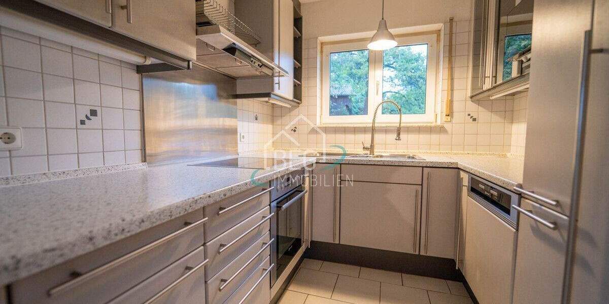 Gartenidylle trifft Wohnkomfort: Doppelhaushälfte mit Einliegerwohnung 4 zimmer