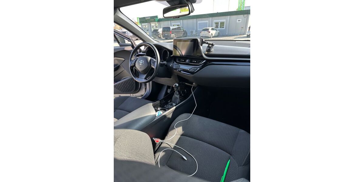 Toyota C-HR 82.500 km 14.500 &euro; Ostfildern 73760