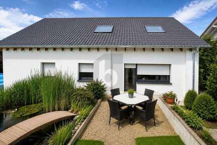 Haus Nürtingen - 12 Zimmer, 285 m&sup2;, 1.050.000&euro; | Angebot:26909764