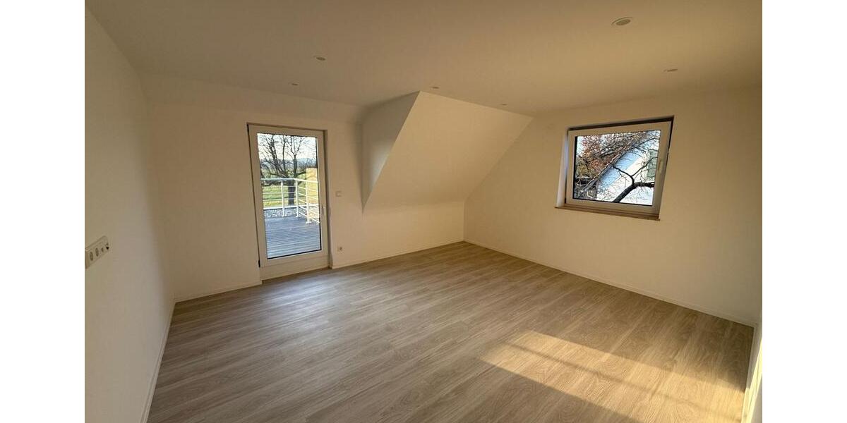 Dachgeschoßwohnung Leonberg - 2 Zimmer, 1.350&euro; | Angebot:26045361