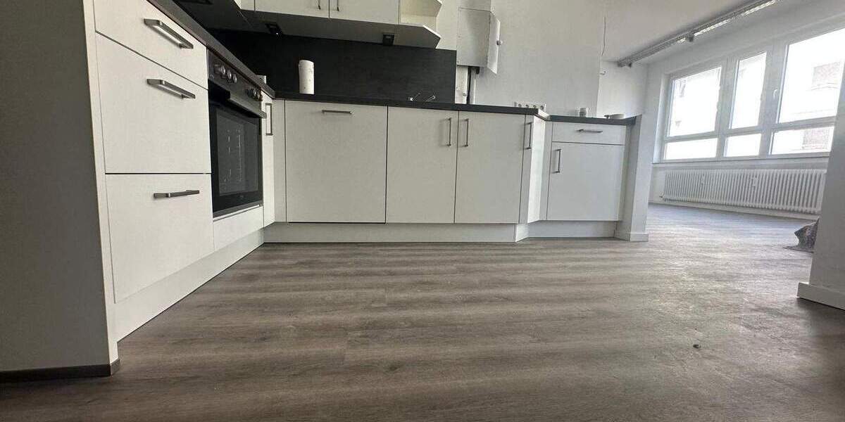 Etagenwohnung Stuttgart Ost - 3 Zimmer, 126 m&sup2;, 1.800&euro; | Angebot:25674459