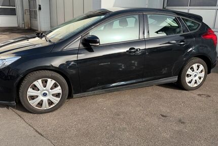 Ford Focus 104.700 km 5.590 &euro; Ditzingen 71254