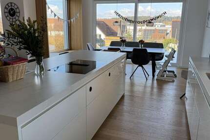 Haus Renningen - 6 Zimmer, 226 m&sup2;, 2.850&euro; | Angebot:25625887